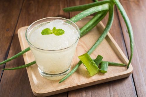 Aloe vera para beber: doses do suco ajudam a limpar o organismo