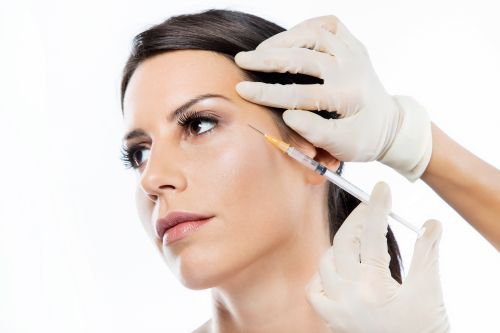 Aprenda quais são os 4 cuidados com a pele após o preenchimento facial
